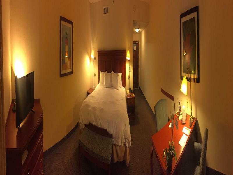Hampton Inn Tampico Airport Ngoại thất bức ảnh